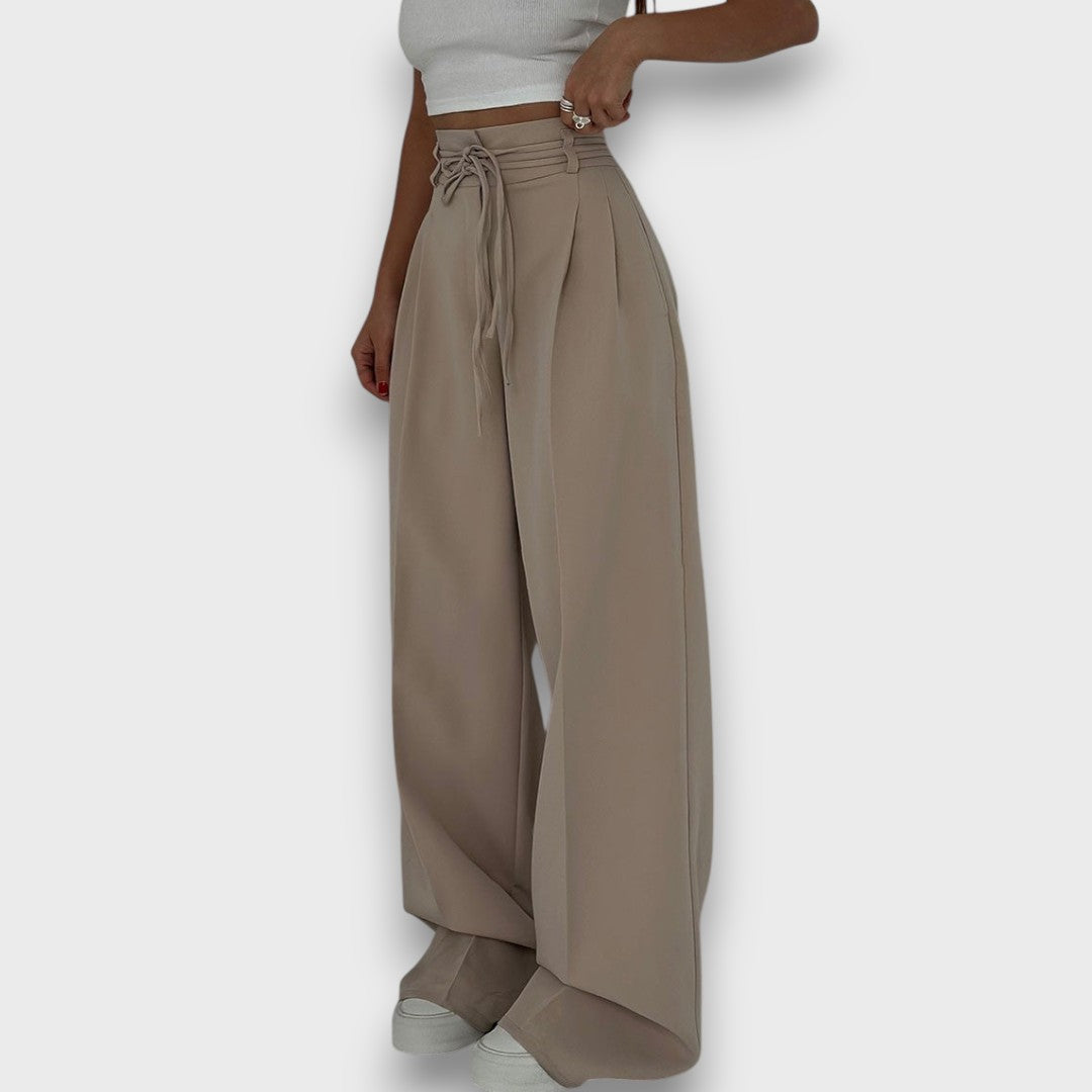Giva – Pants with Relaxed Elegance
