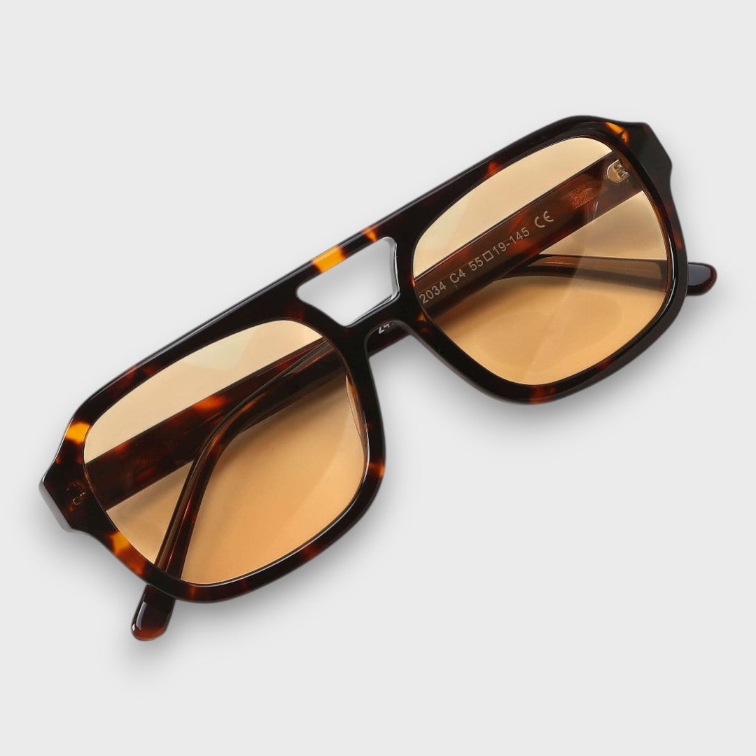 Jaslynn – Elegant Tortoise Sunglasses